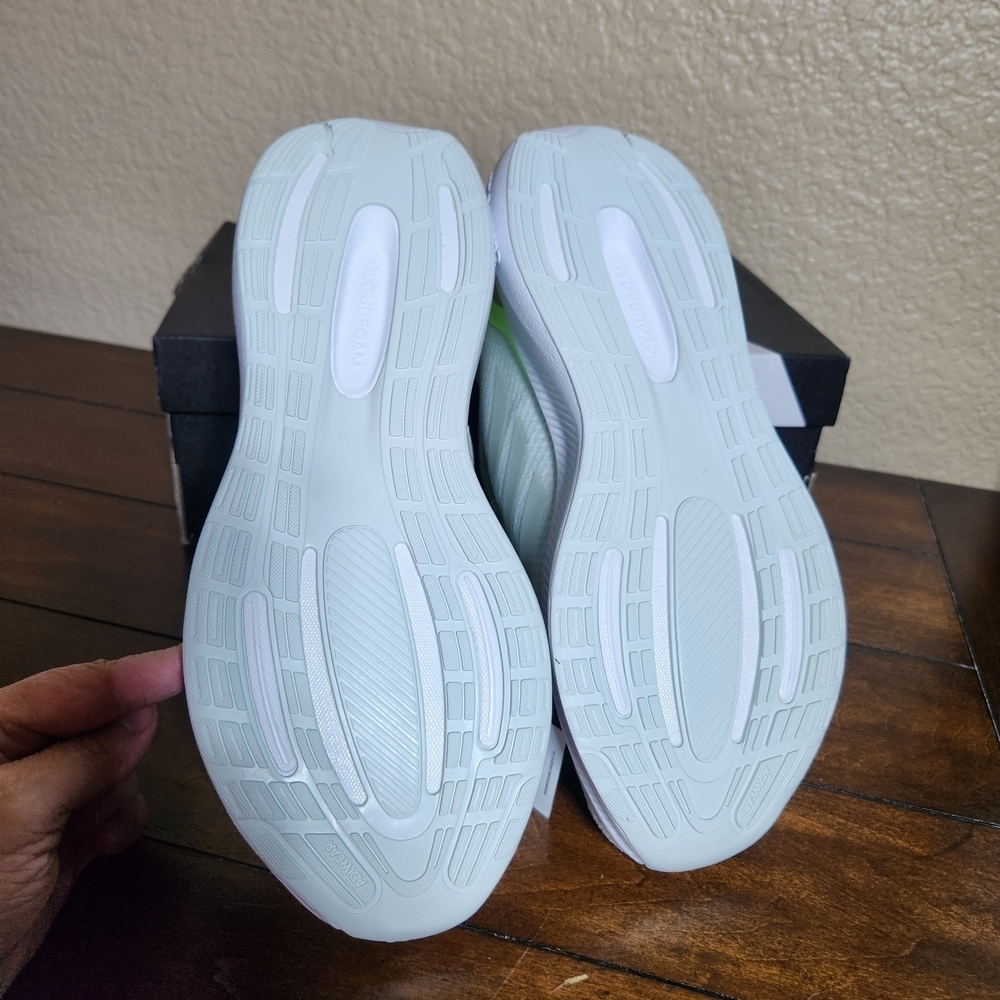 Adidas Womens 8 1/2 Run Falcon White and Green Sneakers New With Tags - Picture 11 of 11